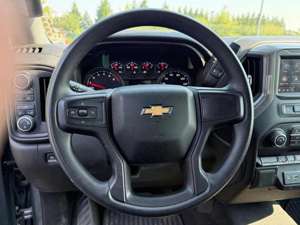 Used 2022 Satin Steel Metallic Chevrolet Custom image 10