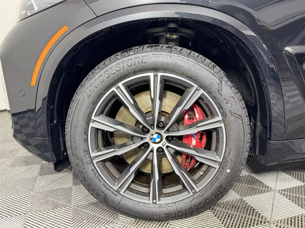 Certified Used 2024 Black Sapphire Metallic BMW M60i image 9