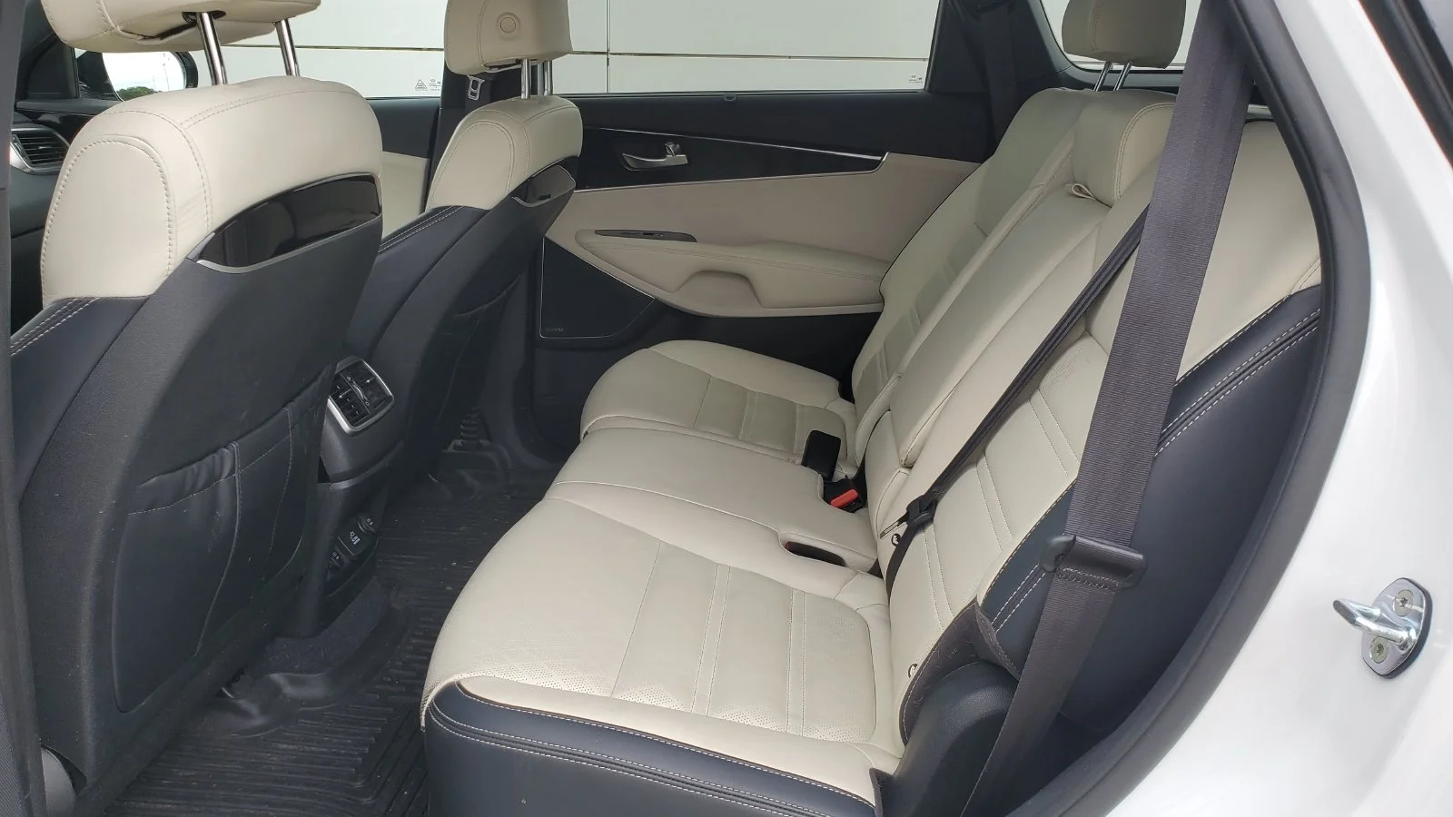 Used 2017 White Kia SX Limited image 6