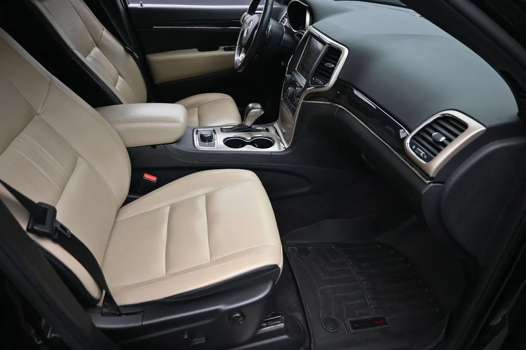 Used 2016 Black Jeep Limited image 9