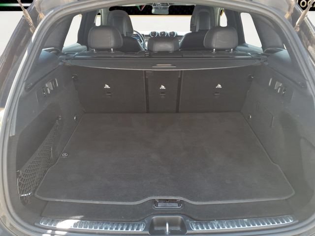 Used 2023  Mercedes-Benz GLC 300 image 28