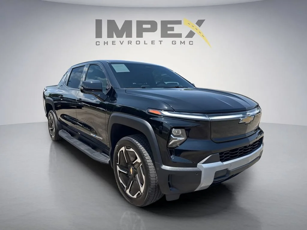 Used 2026 Black Chevrolet LT - Max Range image 7