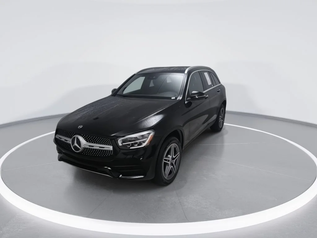 Used 2022 Black Mercedes-Benz GLC 300 image 3