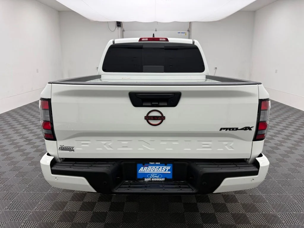 Used 2024 White Nissan PRO-4X image 9