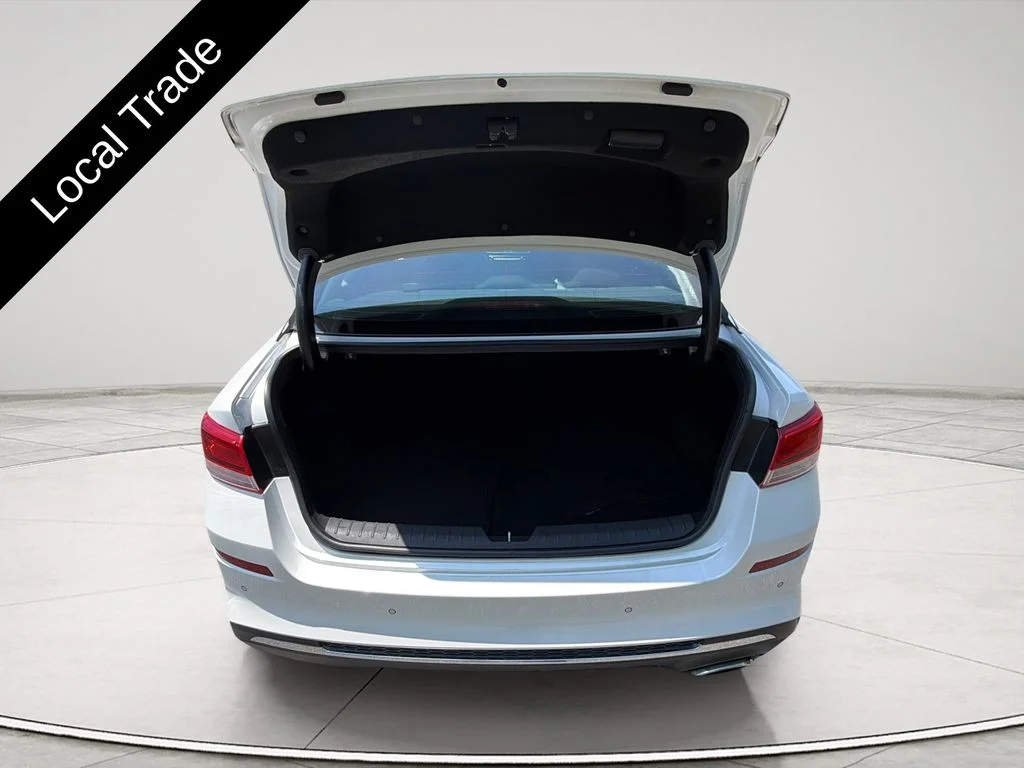 Used 2019 Snow White Pearl Kia LX image 14