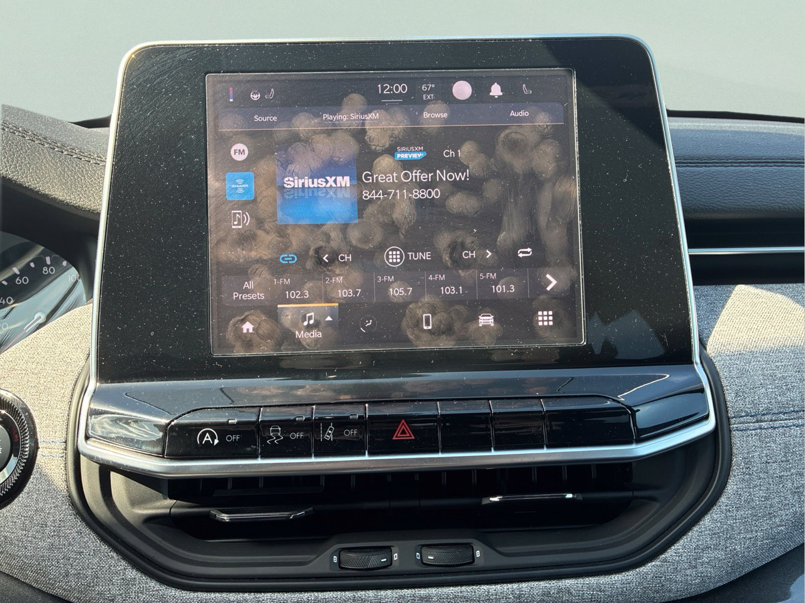 Used 2025 Silver Jeep Latitude image 16