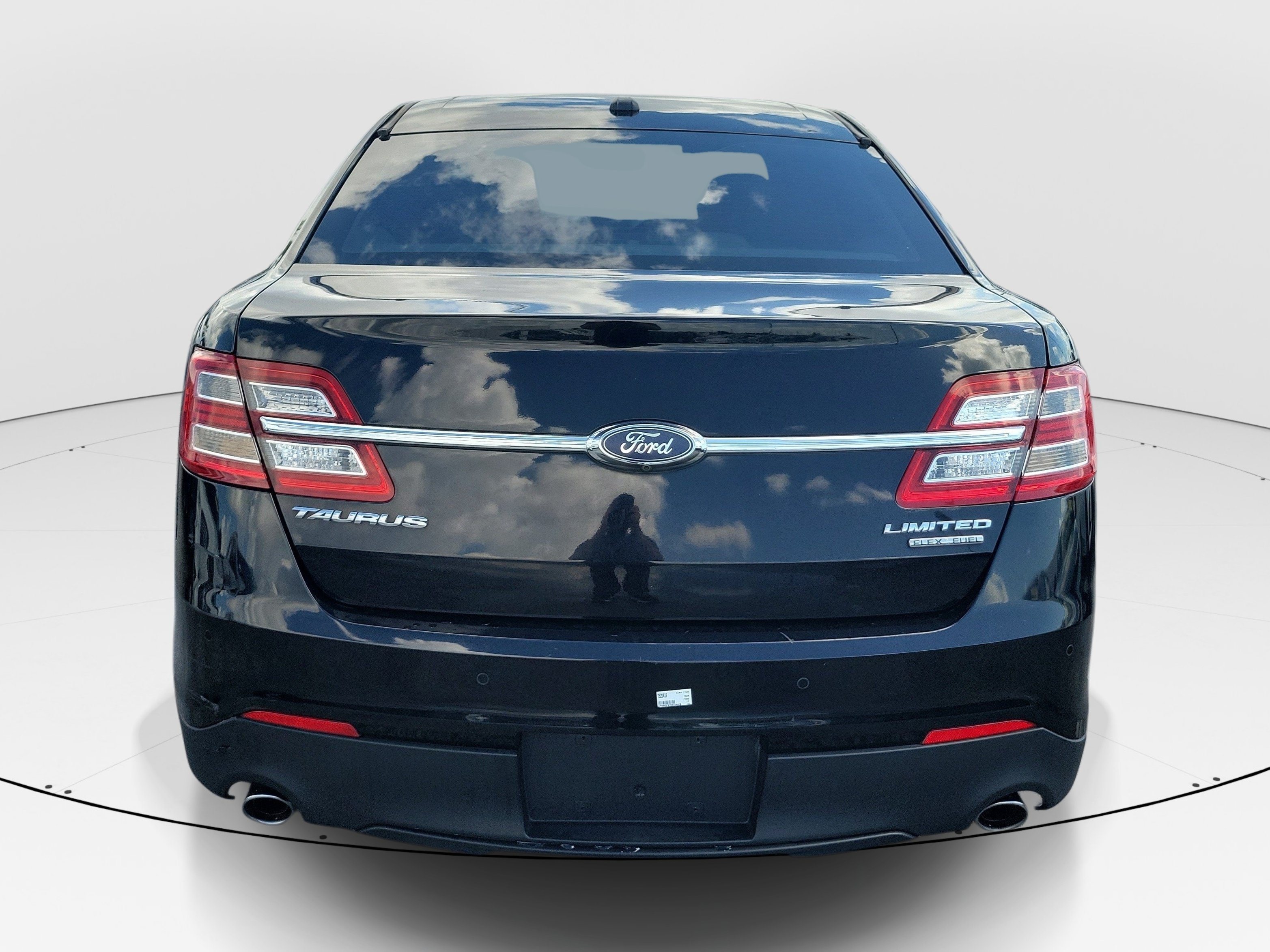Used 2017 Shadow Black Ford Limited image 5