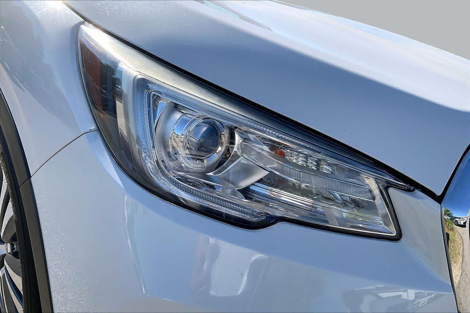 Used 2019 Crystal White Pearl Subaru Limited image 25