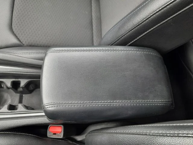 Used 2024  Jeep Latitude image 26