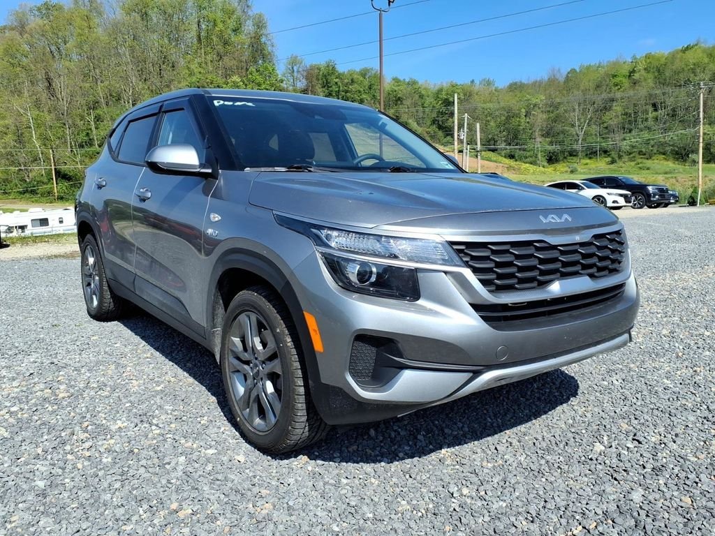 Used 2022 Gray Kia LX image 1