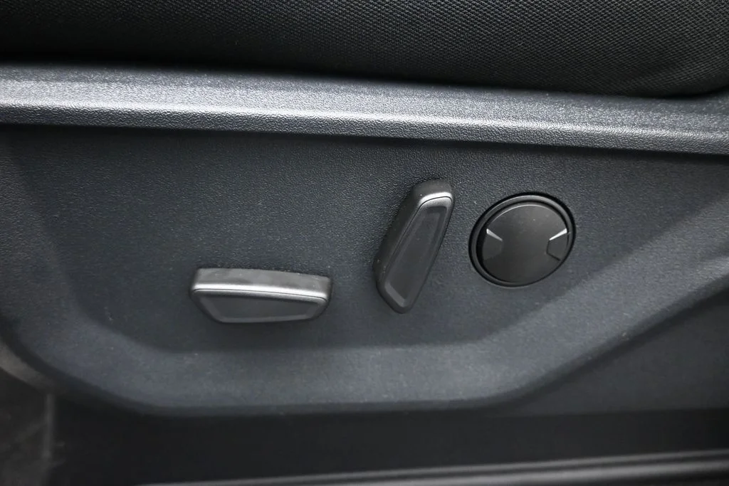 New 2026 Agate Black Metallic Ford XLT image 10