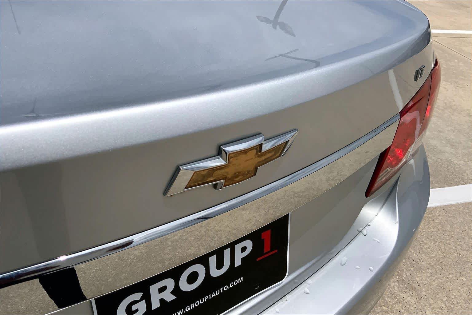 Used 2013 Silver Ice Metallic Chevrolet LT image 29