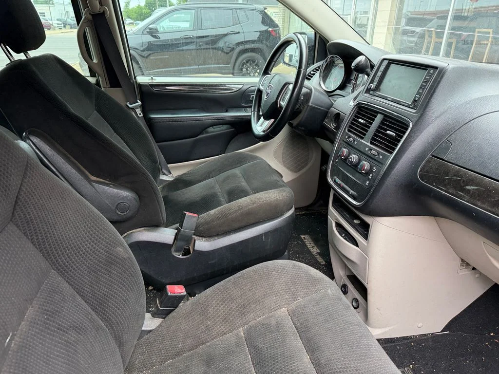 Used 2016 White Dodge AVP image 6