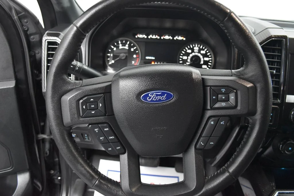 Used 2020 Black Ford XLT image 7