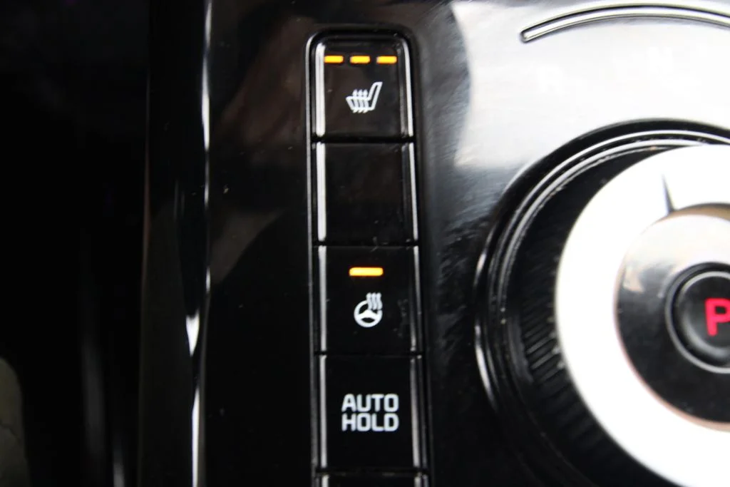 Used 2023 Black Kia Wind image 11