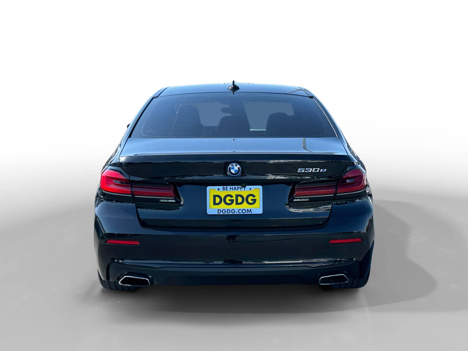 Used 2023 Jet Black BMW 530e iPerformance image 4