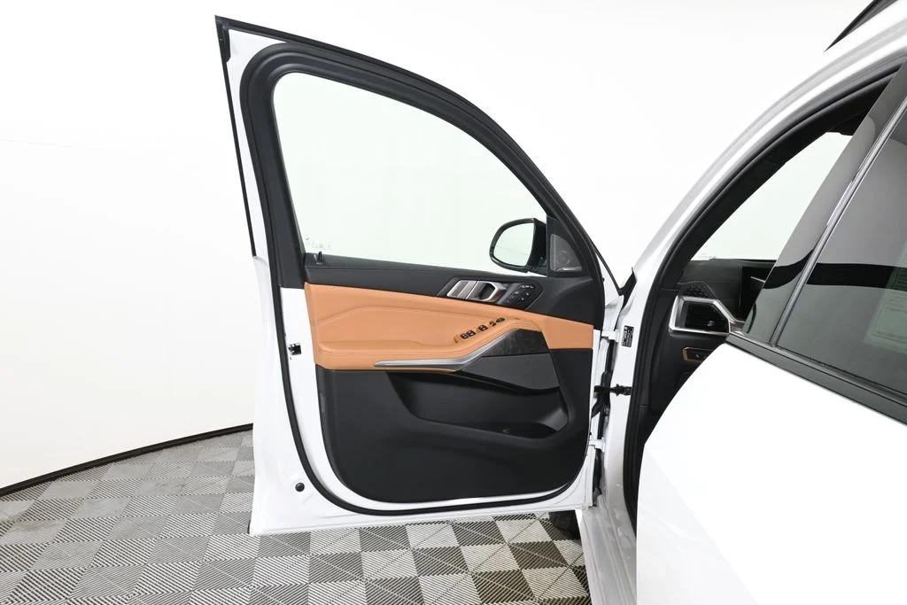 New 2027 White BMW xDrive40i image 23