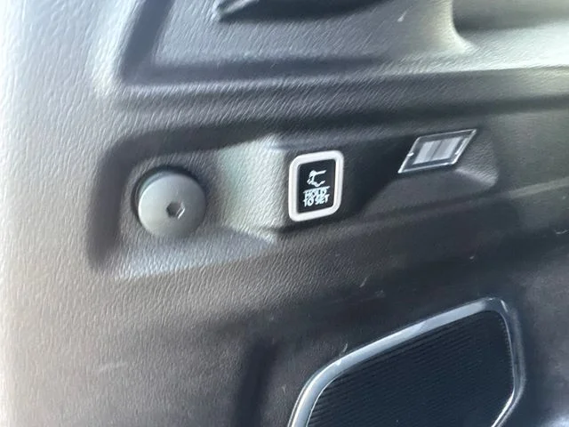 Certified Used 2022 Gray Jeep Limited image 19