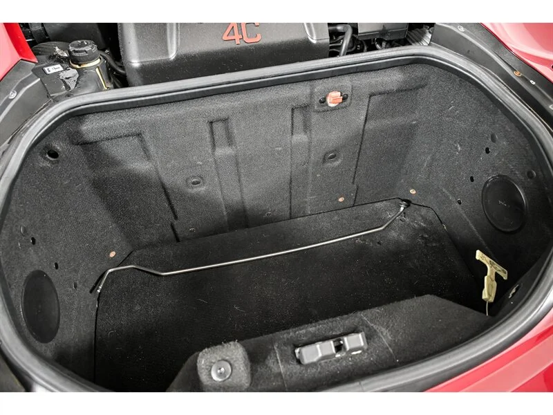 Used 2015 RED Alfa Romeo  image 12