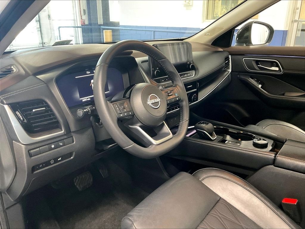 Certified Used 2023 White Nissan Platinum image 8