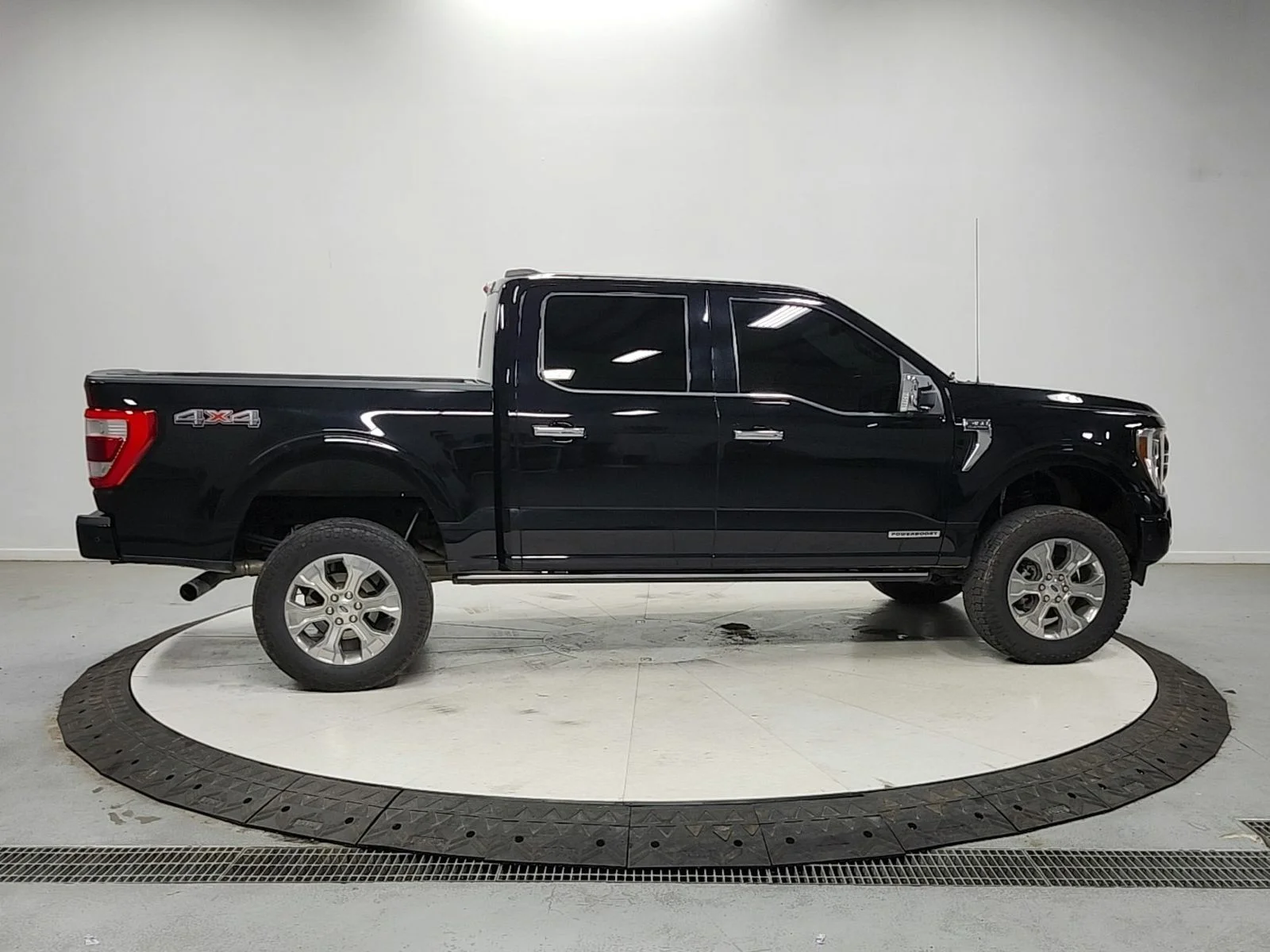 Used 2021 Black Ford Platinum image 8
