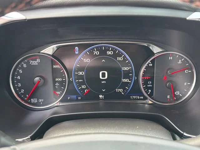 Used 2025 Iridescent Pearl Tricoat Chevrolet Premier image 21