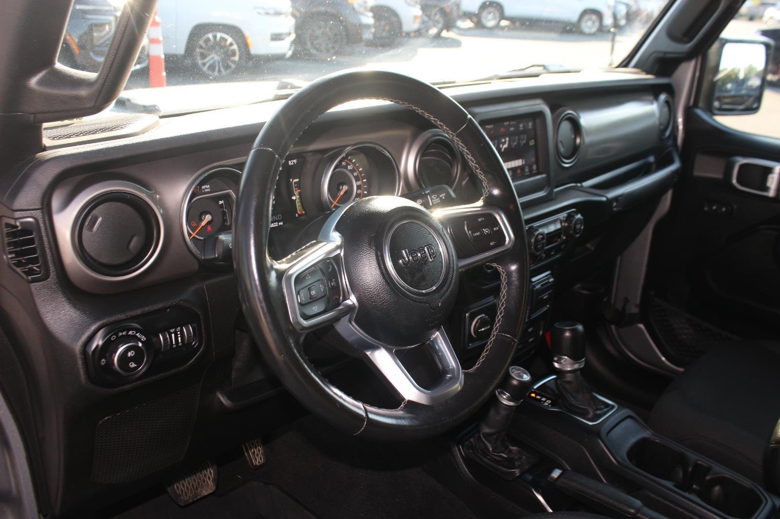 Used 2020 Silver Jeep Sport S image 16