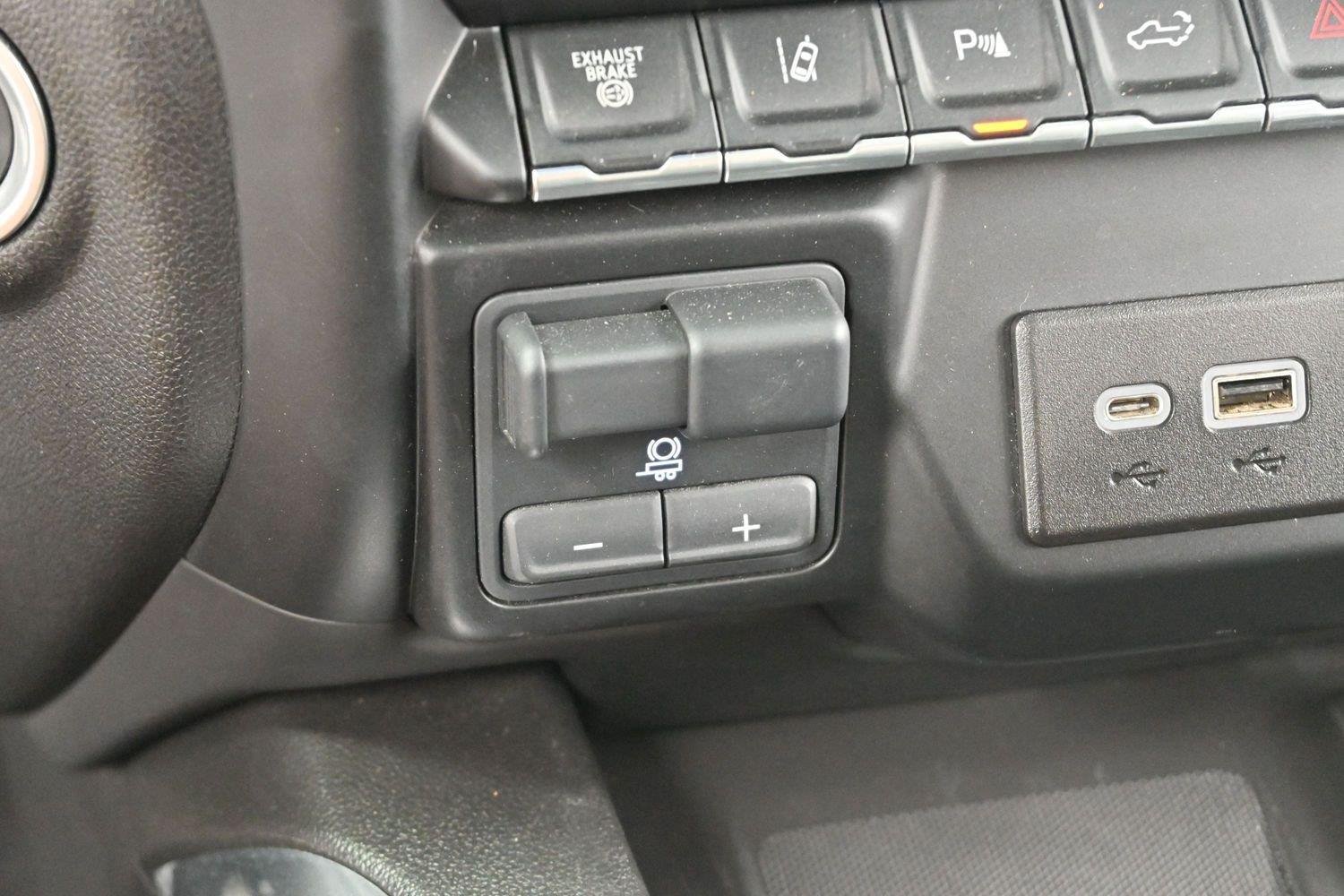 Used 2023 BLACK Chevrolet High Country image 24