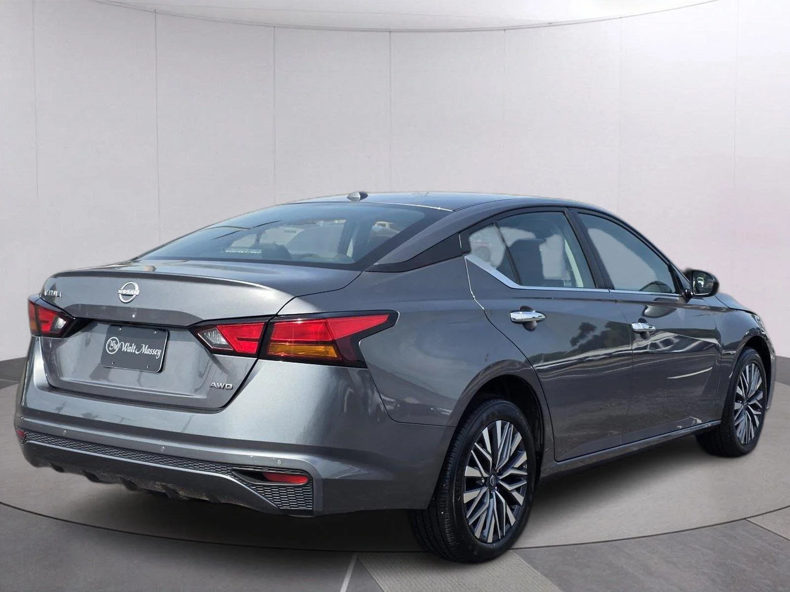 Used 2025 Gun Metallic Nissan SV image 5
