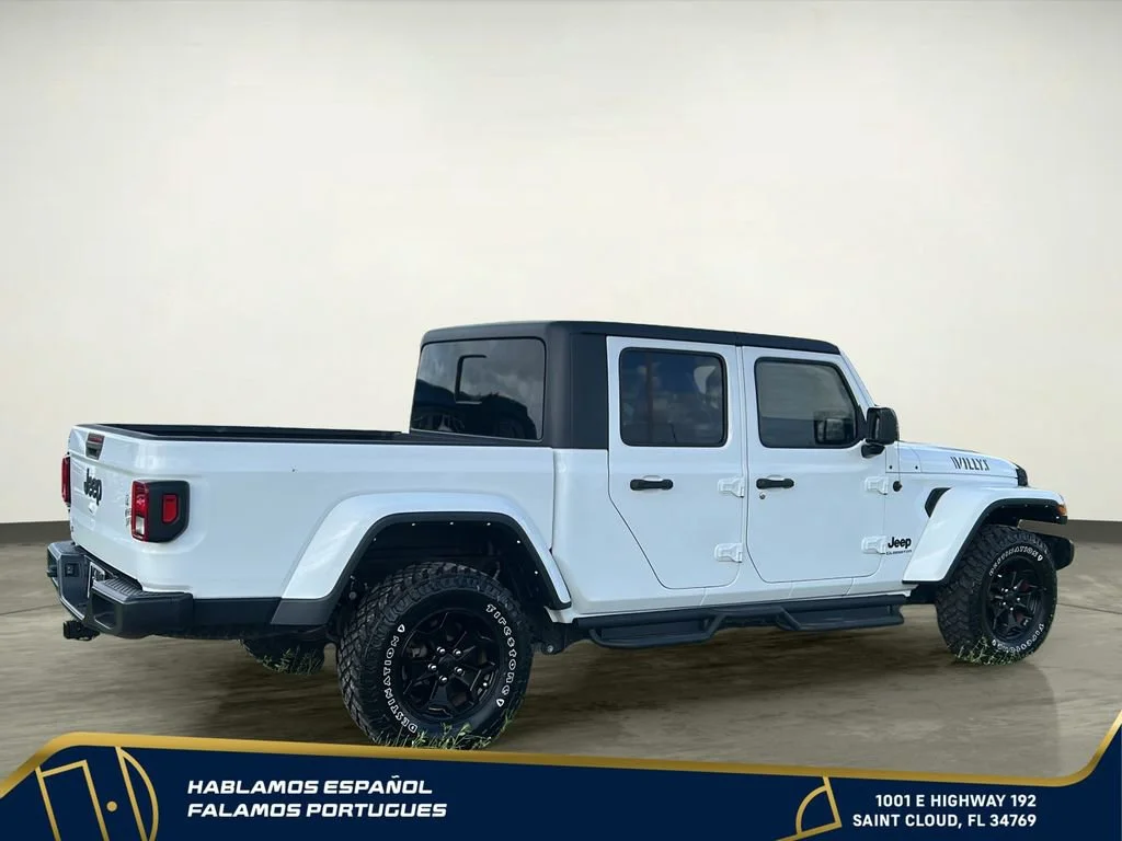 Used 2022  Jeep Willys image 8