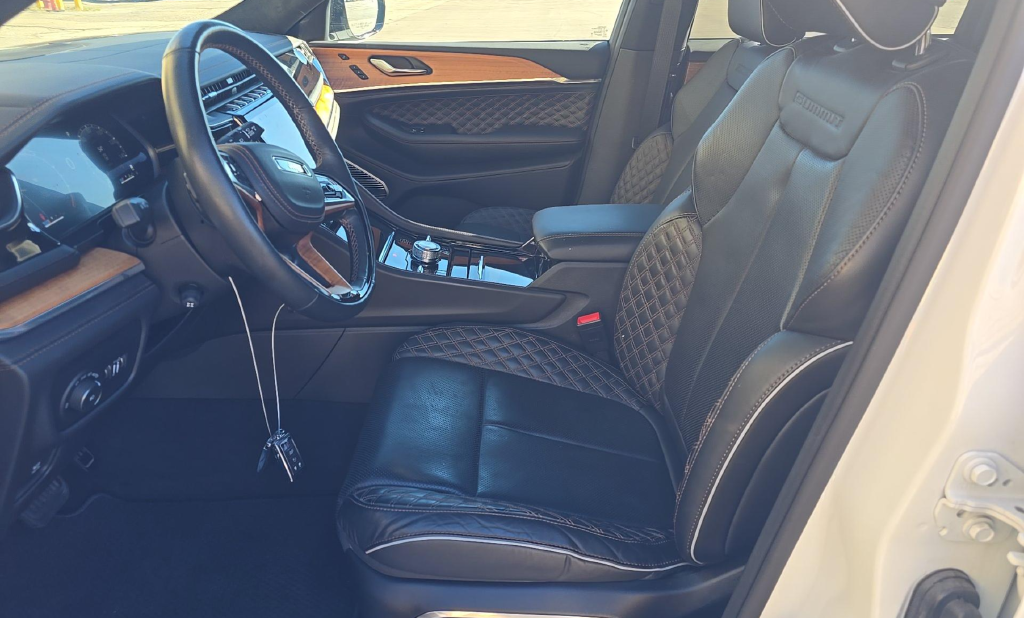 Used 2025 Bright White Clearcoat Jeep Summit Reserve image 2