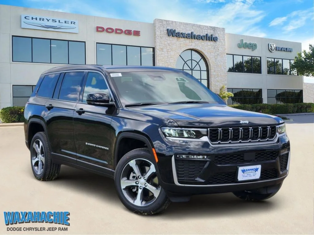 New 2026 Diamond Black Crystal Pearl-Coat Exterior Paint Jeep Limited image 1