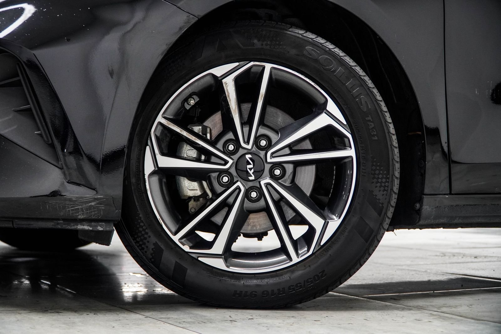 Used 2024 Black Kia LXS image 7