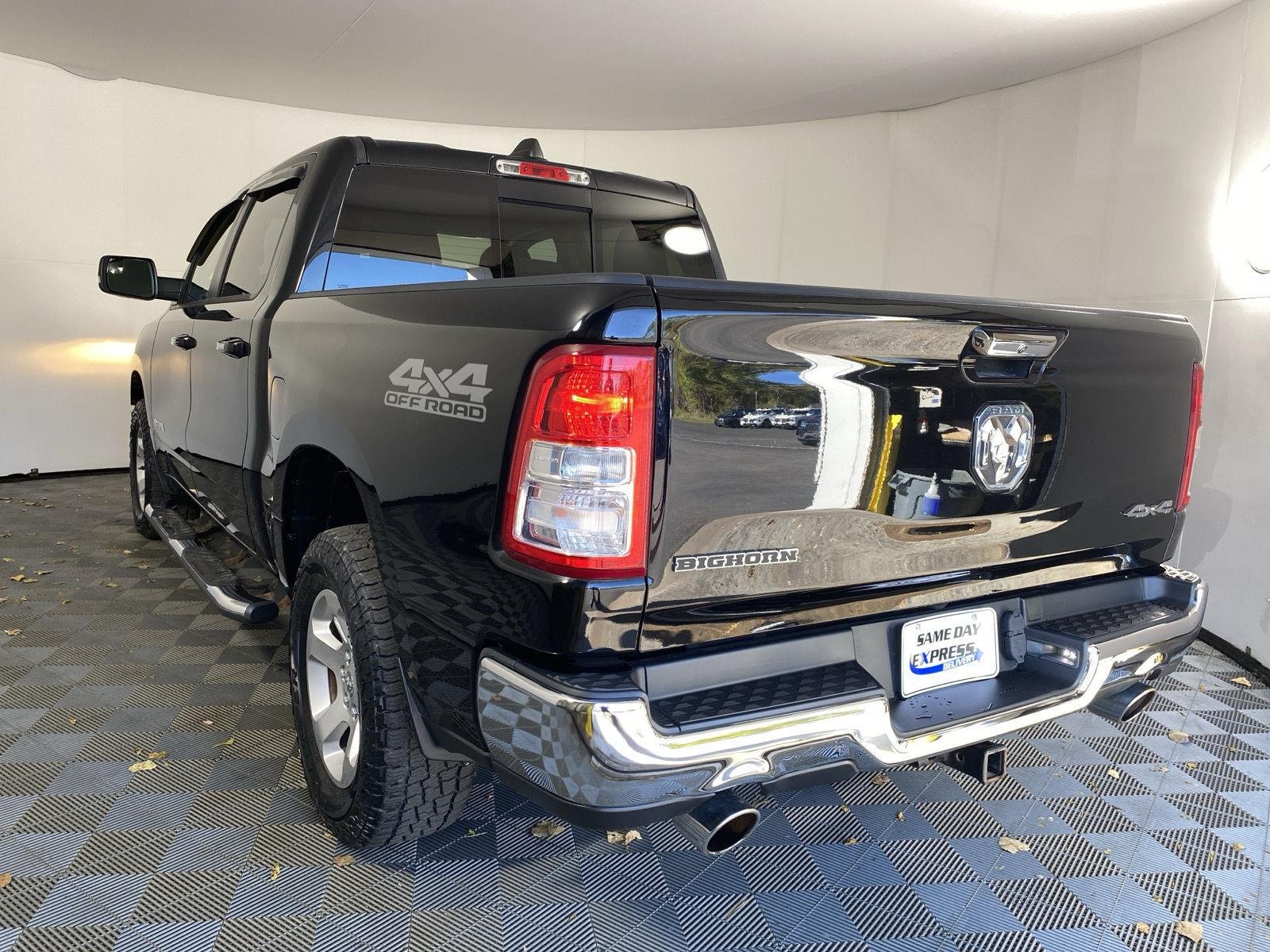 Used 2019 Diamond Black Crystal Pearlcoat Ram Big Horn/Lone Star image 13