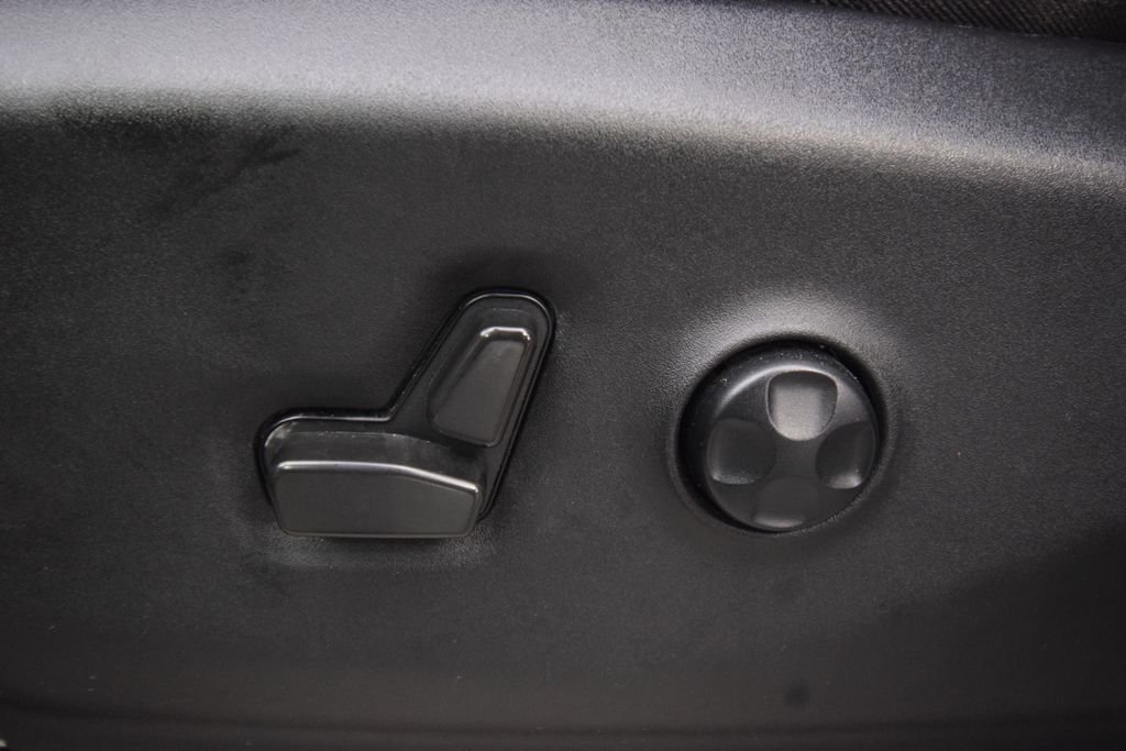 Used 2022 Gray Chrysler Touring L image 21