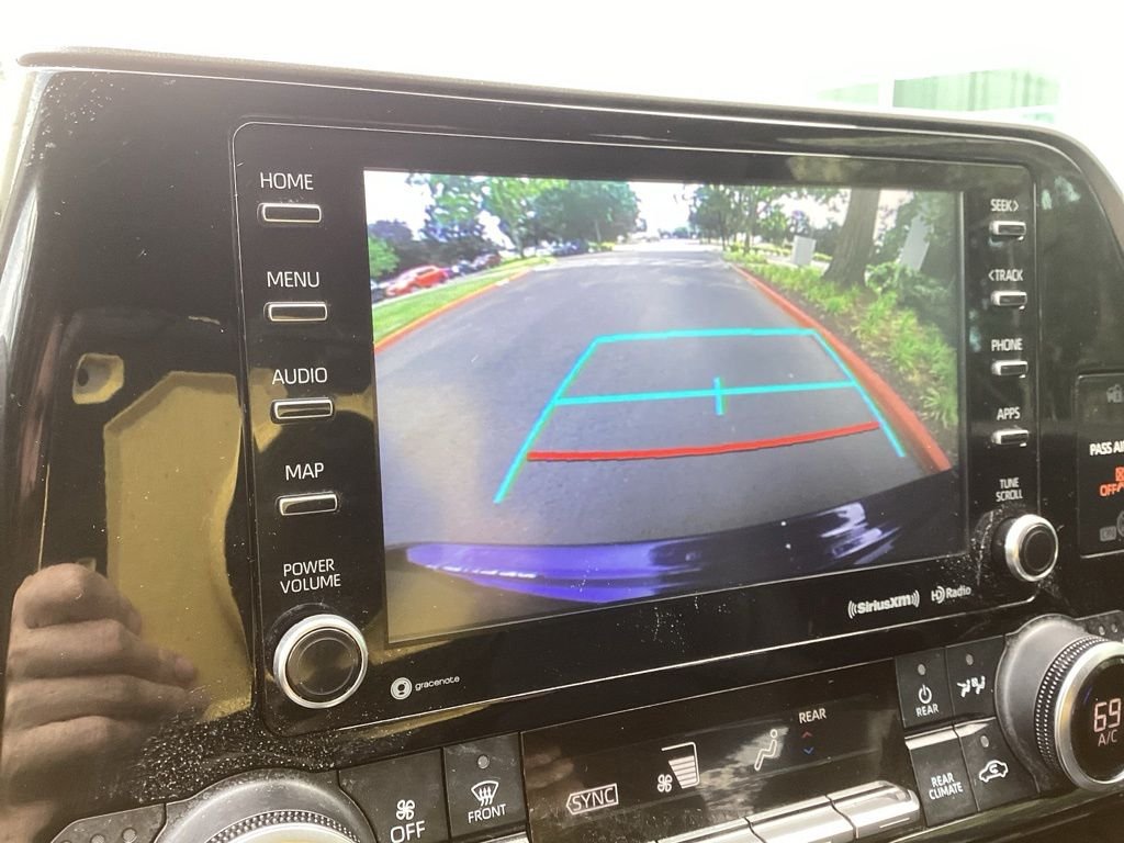 Used 2022  Toyota XLE image 15