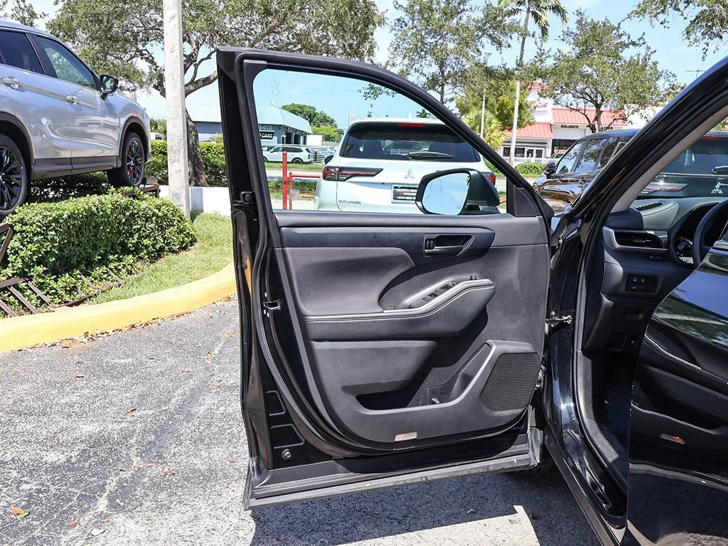 2024 Toyota Highlander LE - Photo 20