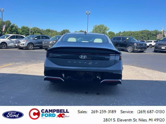 Used 2025 Blue Hyundai SEL image 4