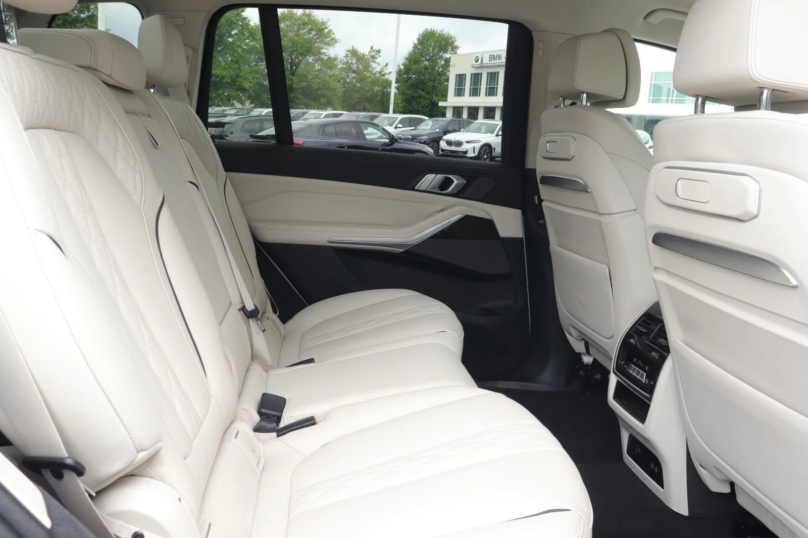 Certified Used 2024 Mineral White Metallic BMW xDrive40i image 24