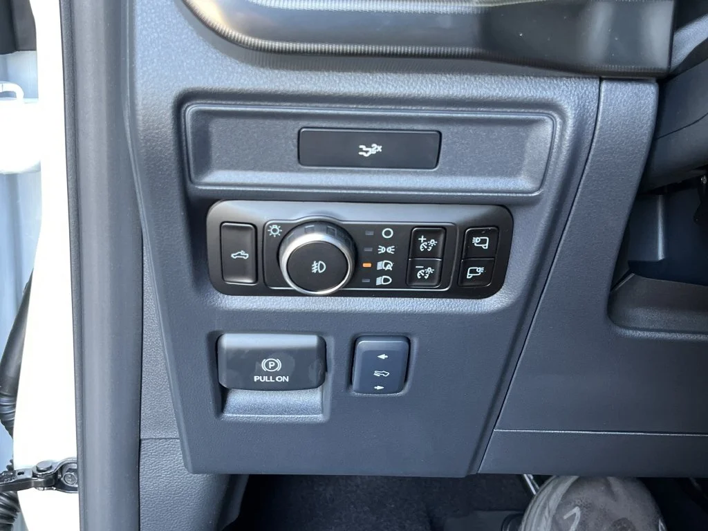 New 2026 White Ford Lariat image 31
