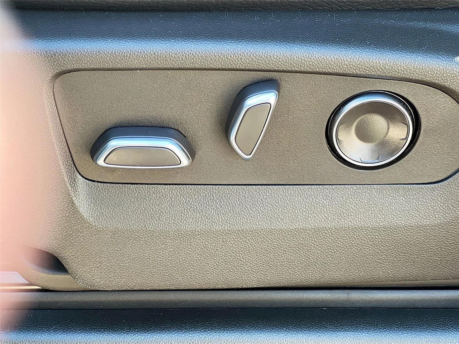 2026 GMC Sierra 3500HD Denali - Photo 23