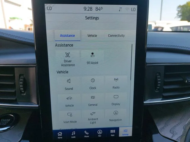 Used 2022 Silver Ford Platinum image 21