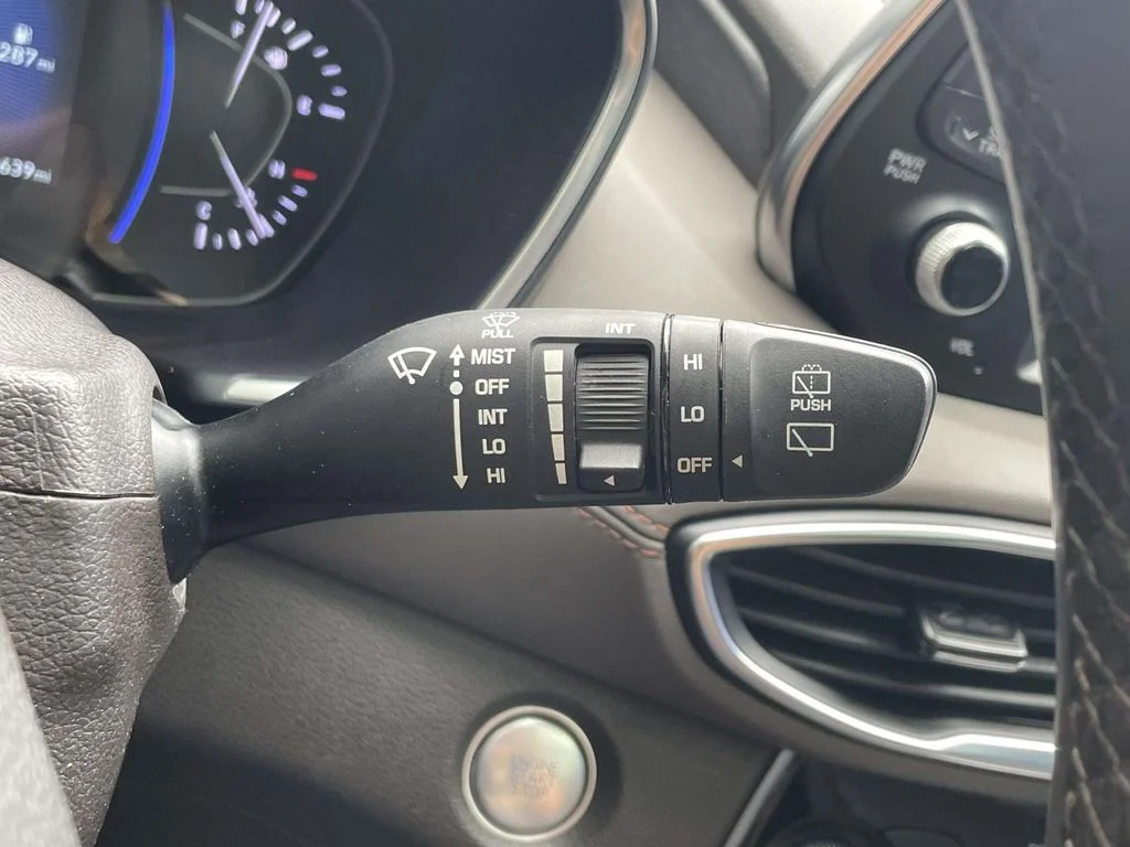 Used 2020 Black Hyundai SEL image 24