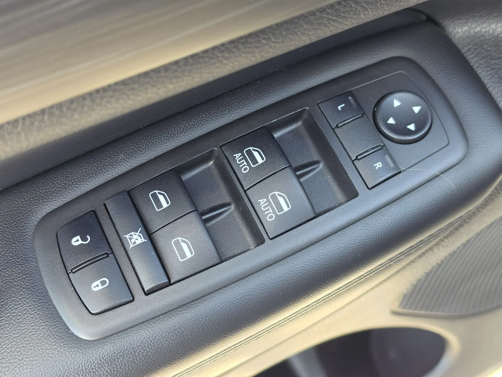 Used 2022 Black Jeep Laredo X image 25