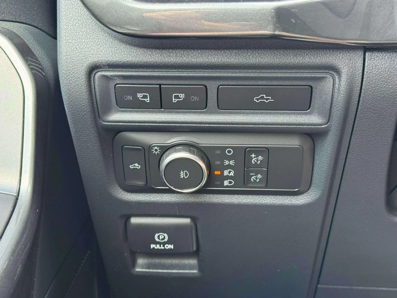 Used 2022 Agate Black Metallic Ford XLT image 22