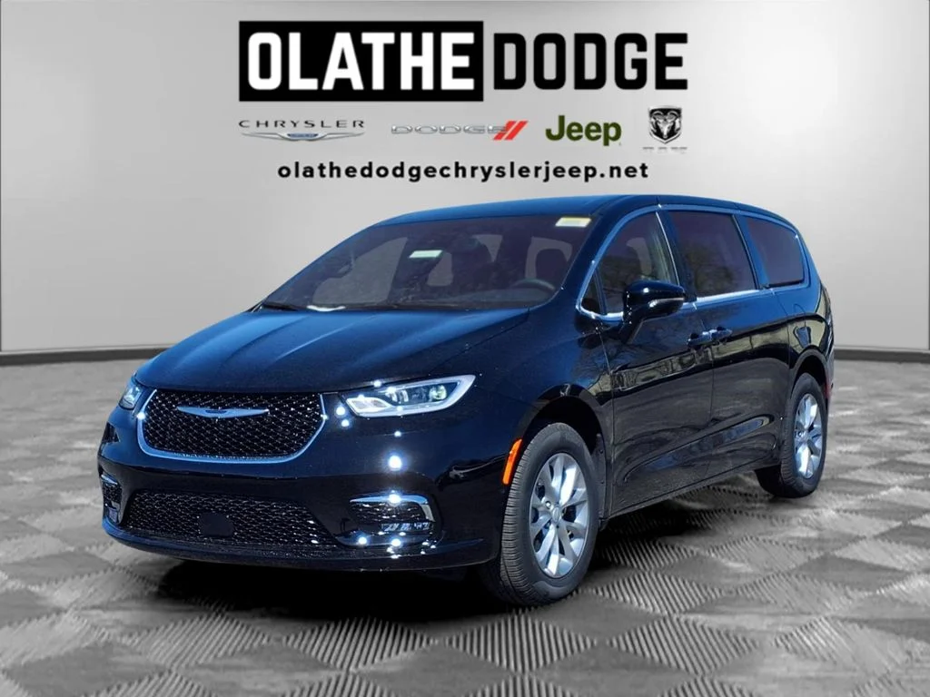 2026 Chrysler Pacifica Select AWD's photo