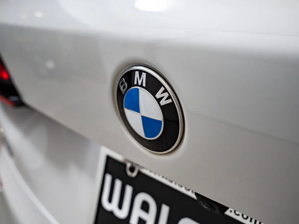 Used 2025 Mineral White Metallic BMW xDrive40i image 18