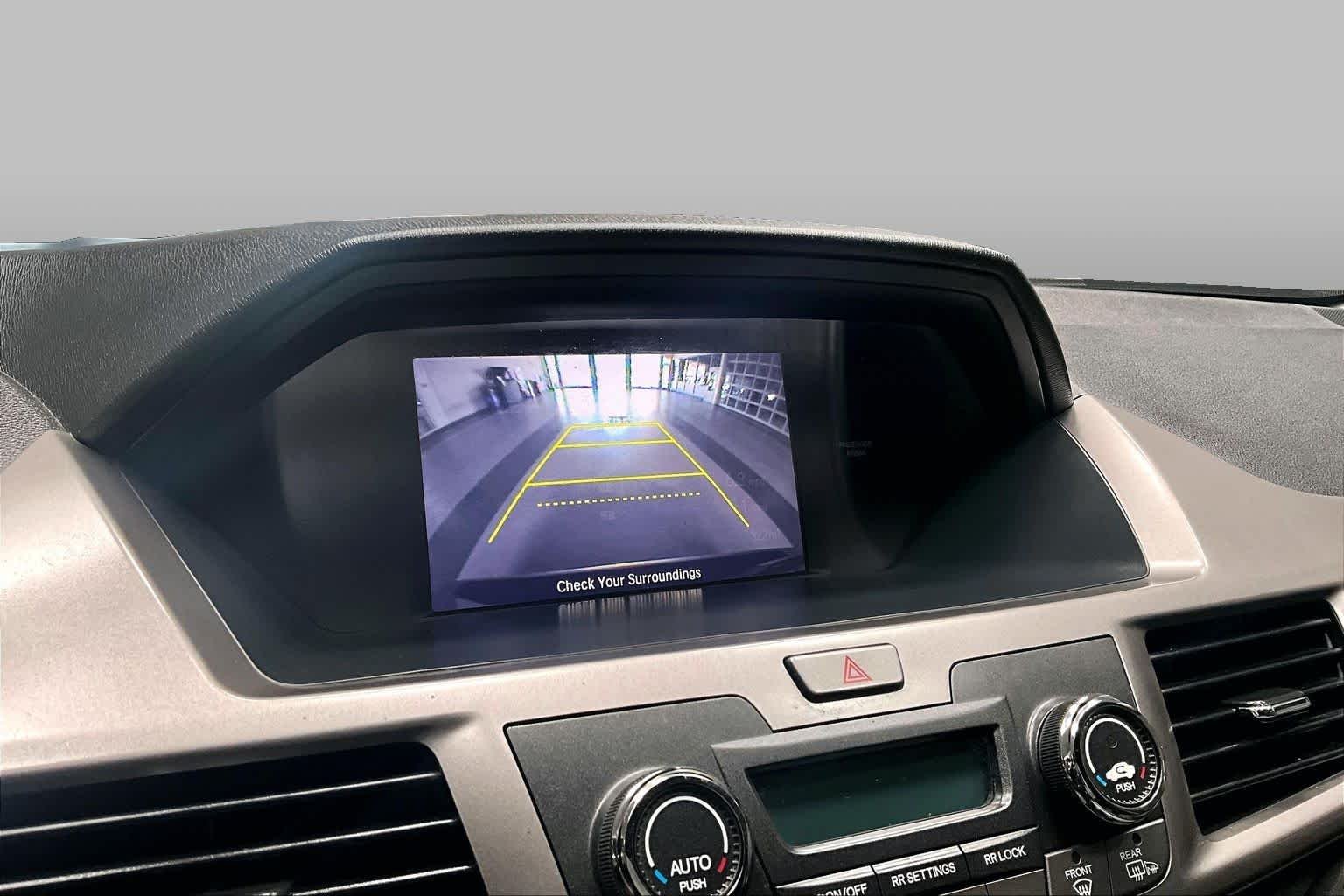 Used 2016  Honda SE image 25