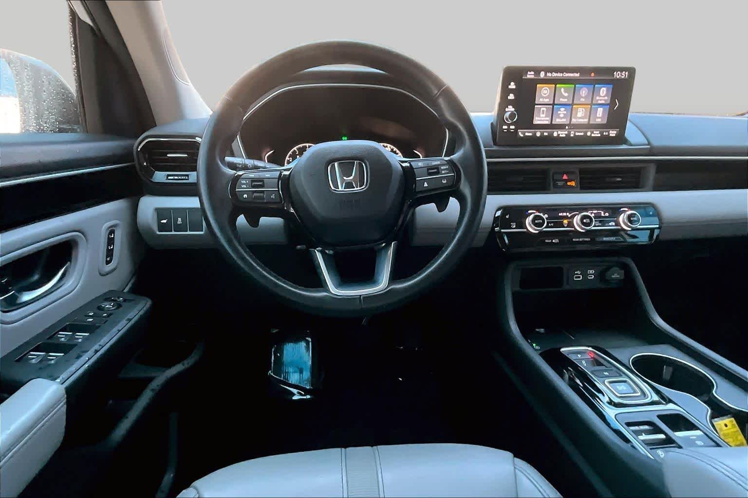 Used 2025 Platinum White Pearl Honda EX-L image 6