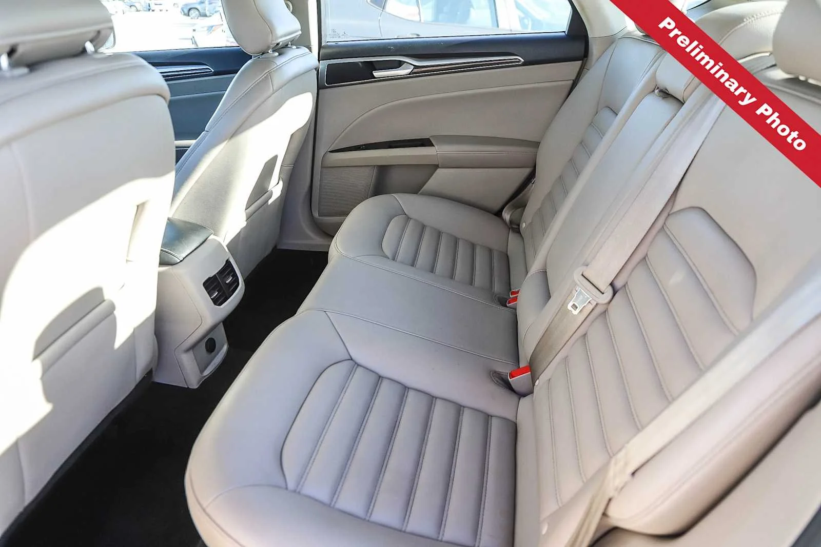 Used 2019 White Platinum Metallic Tri-Coat Ford SEL image 17